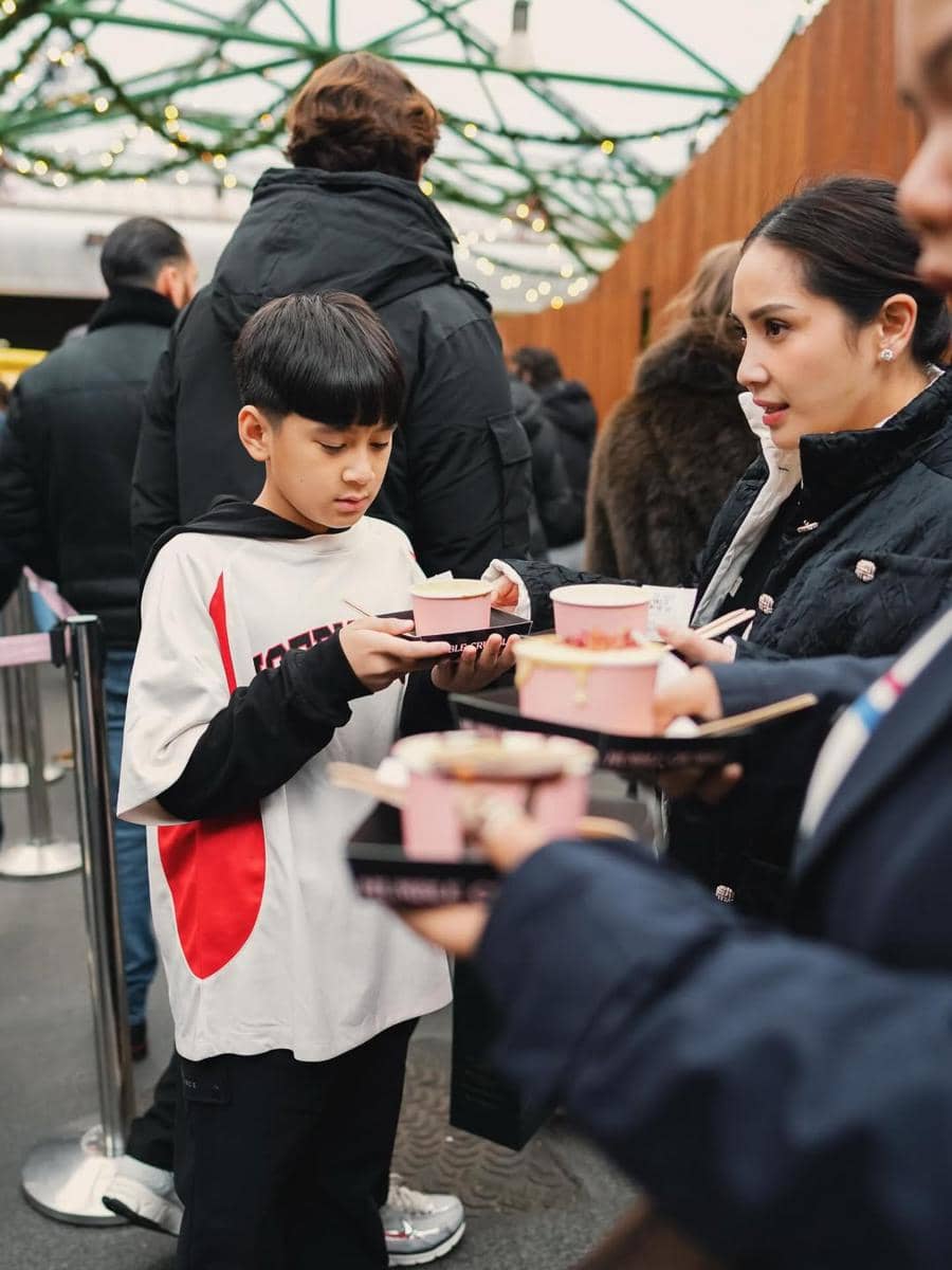 Rafathar saat liburan ke London