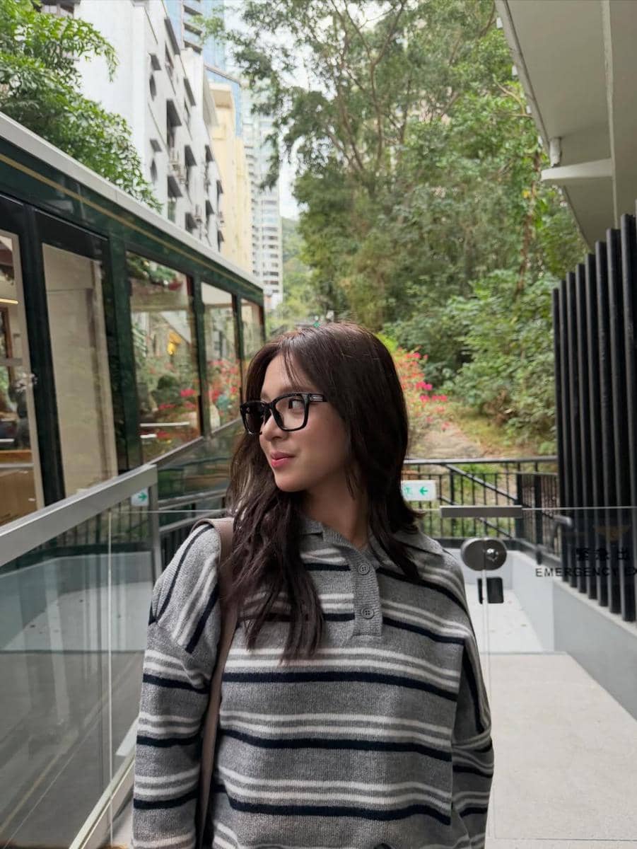 Zee Asadel pertama kali naik The Peak Tram di Hong Kong.