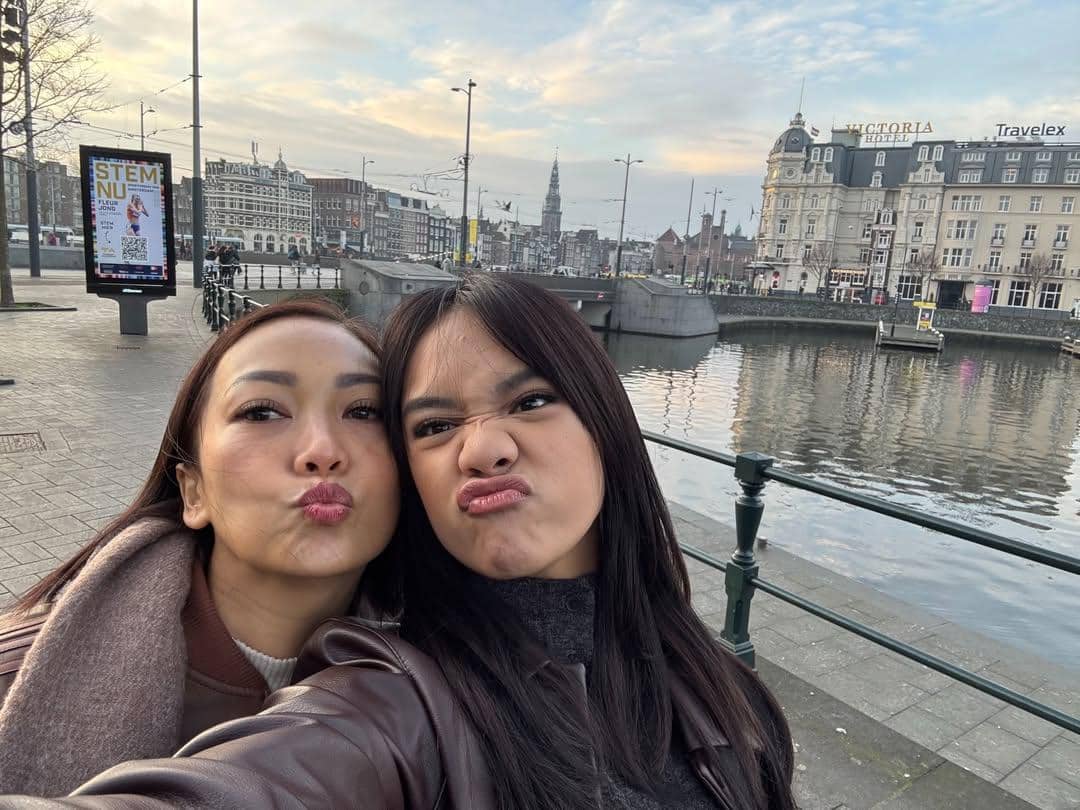 Keluarga Riafinola memulai liburan di musim dingin di Belanda