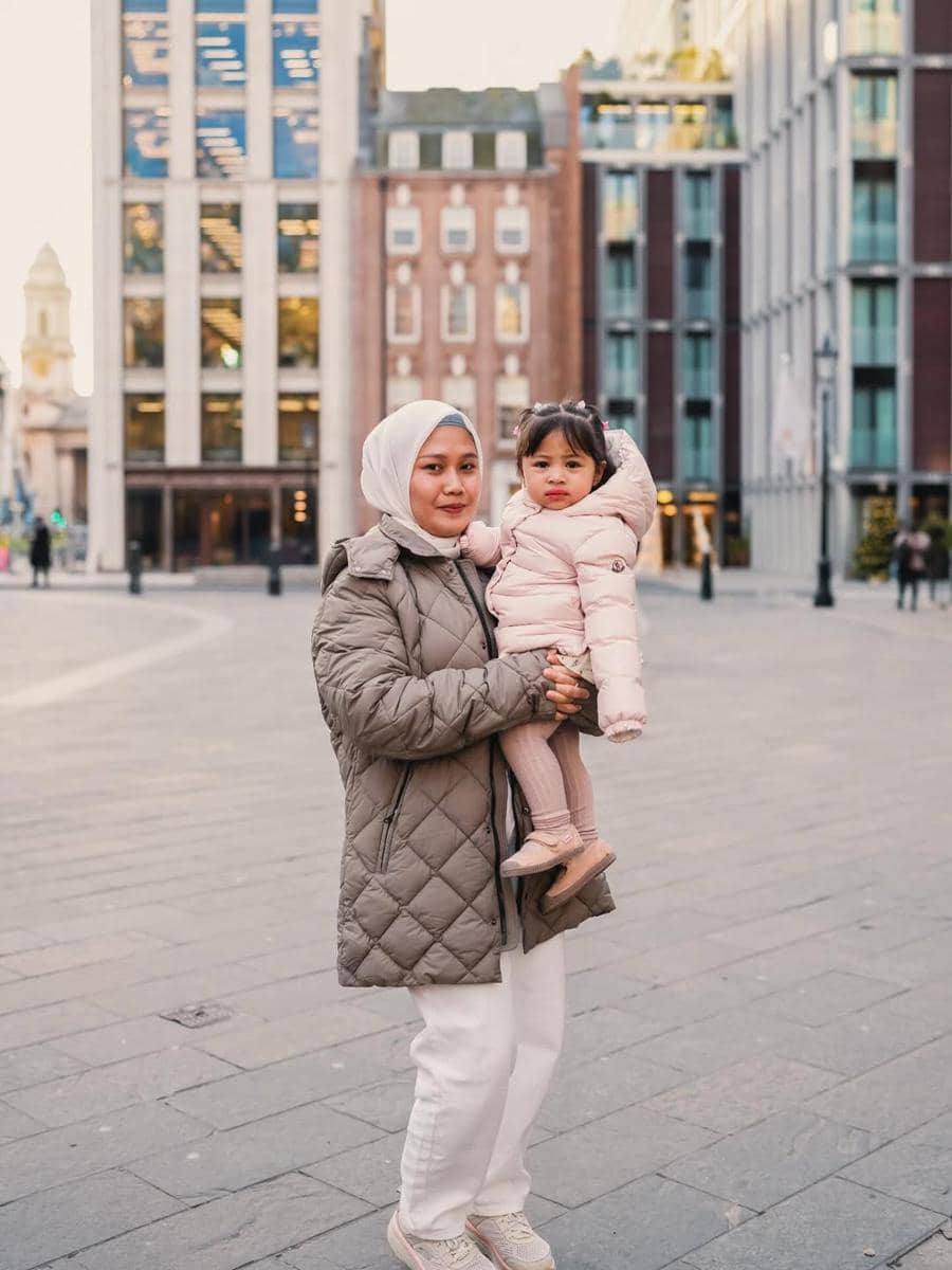 Ranaima saat pertama kali liburan di London.