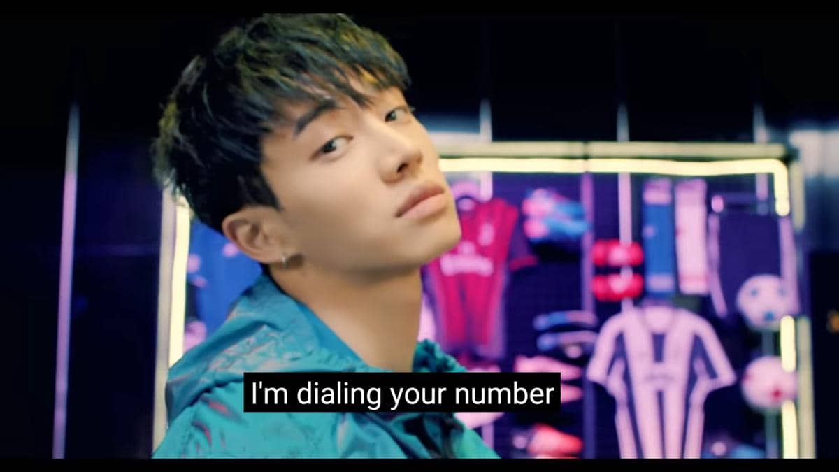 cuplikan MV "Calling You"