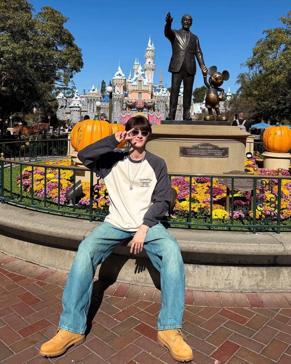 outfit Blue Pongtiwat 