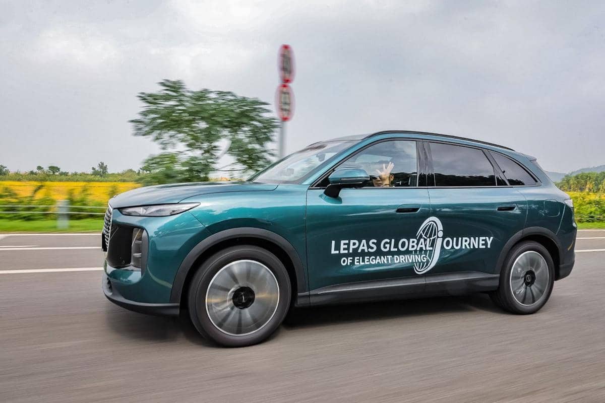 LEPAS L8, Kendaraan Premium yang Nyaman & Rileks dengan Kursi Multifungsi