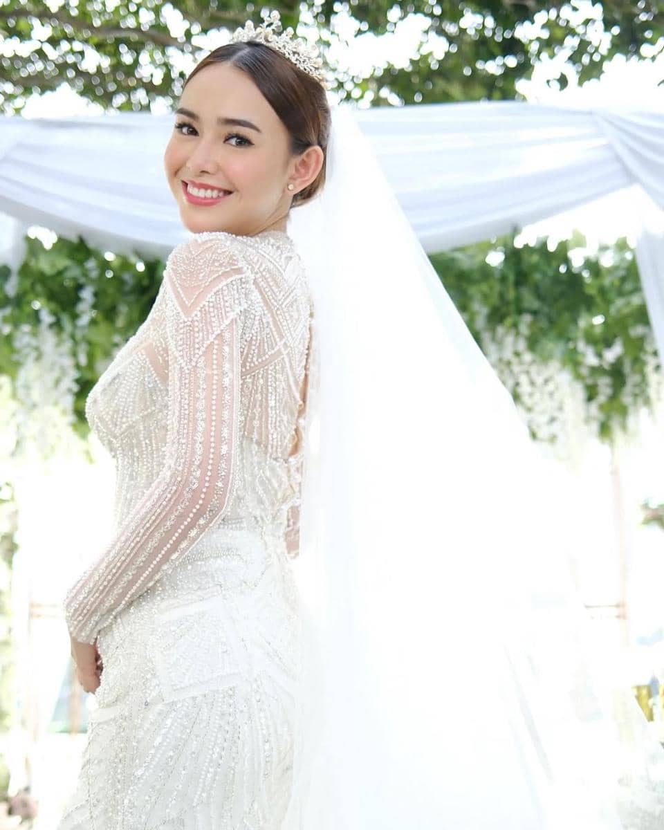 potret gaun pernikahan Amanda Manopo