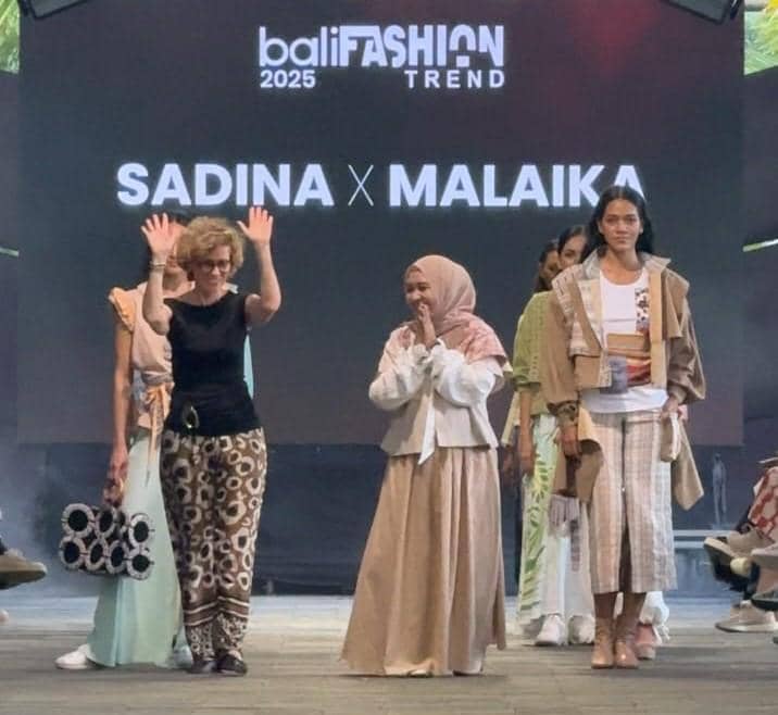 Sadina X Malaika Kolaborasi Tampilkan Baju Etnik di Bali Fashion Trend 2025