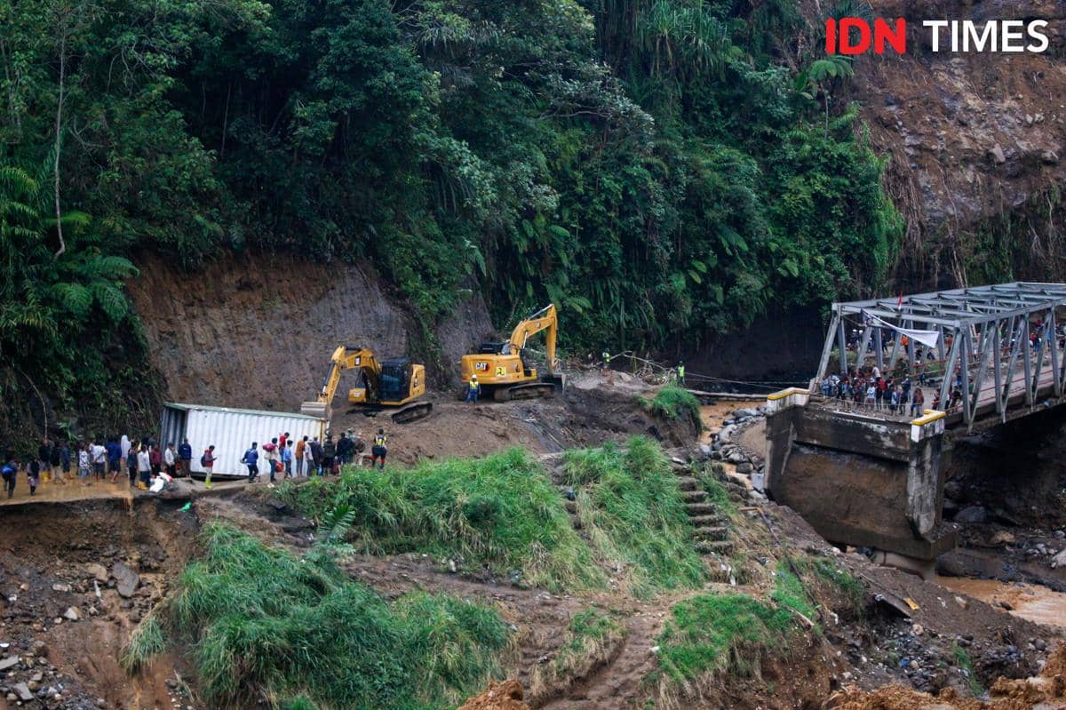 Kondisi Jembatan Tenge Besi di Kecamatan Pintu Rime Gayo, Kabupaten Bener Meriah, Aceh. (IDN Times/Muhammad Saifullah)
