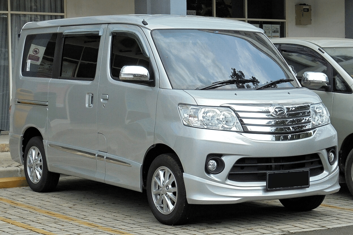 Mobil Bekas Pintu Geser