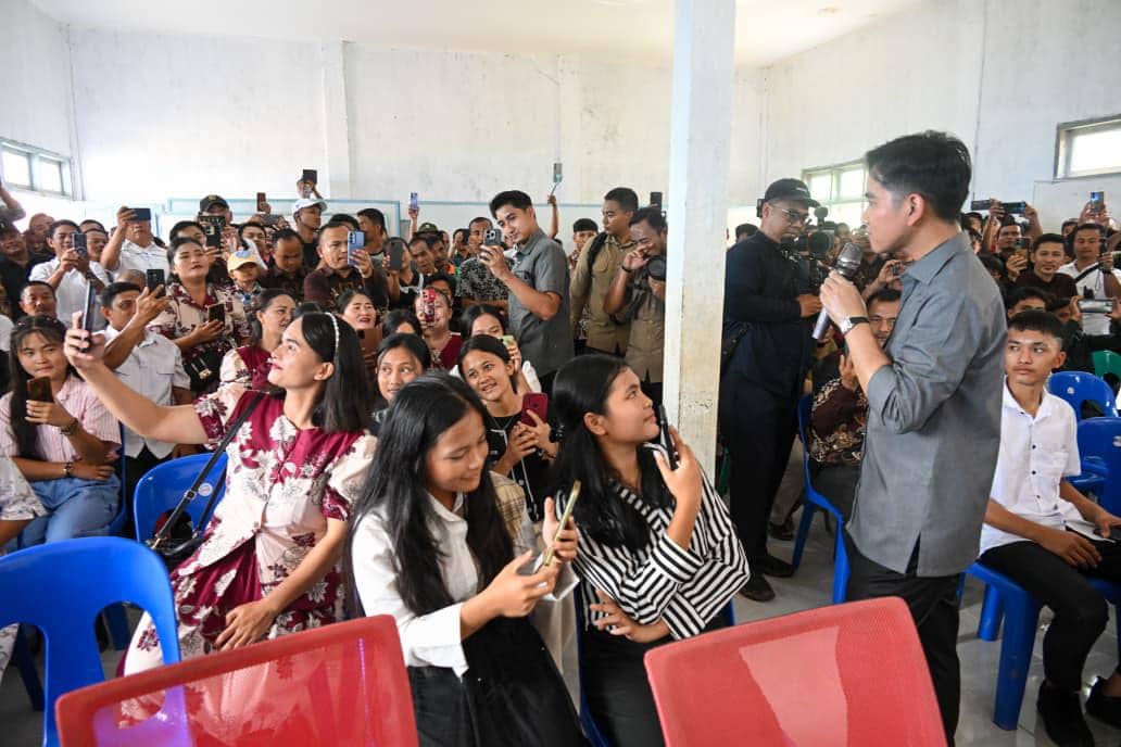 Kala Gibran Tinjau Pembangunan Jembatan Gantung di Nias Selatan