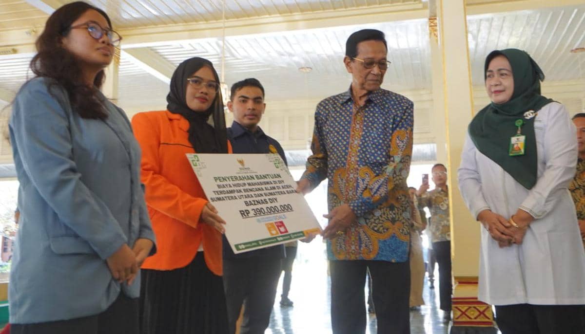 Pemda DIY menyalurkan bantuan living cost atau biaya hidup selama enam bulan bagi 1.296 mahasiswa terimbas bencana ekologis 