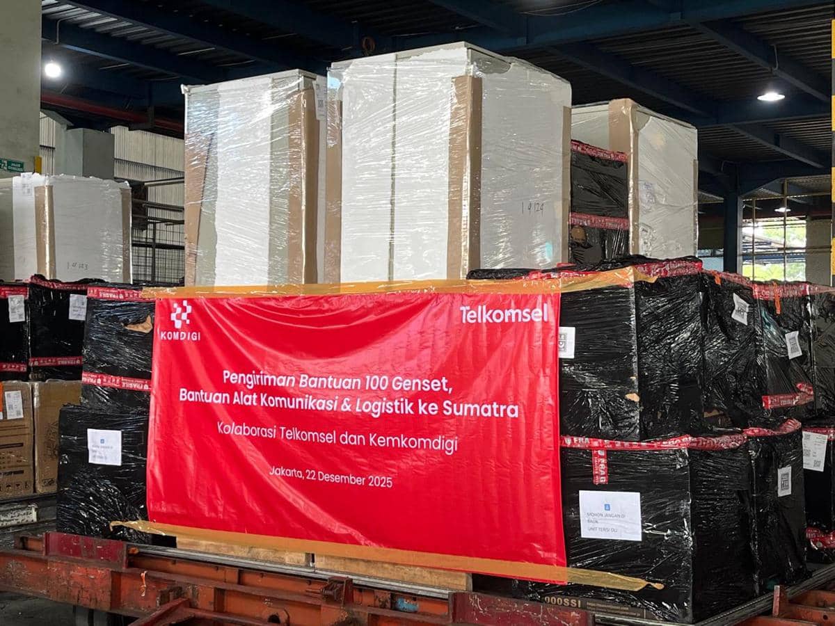 Pengiriman bantuan 100 genset ke Sumatra