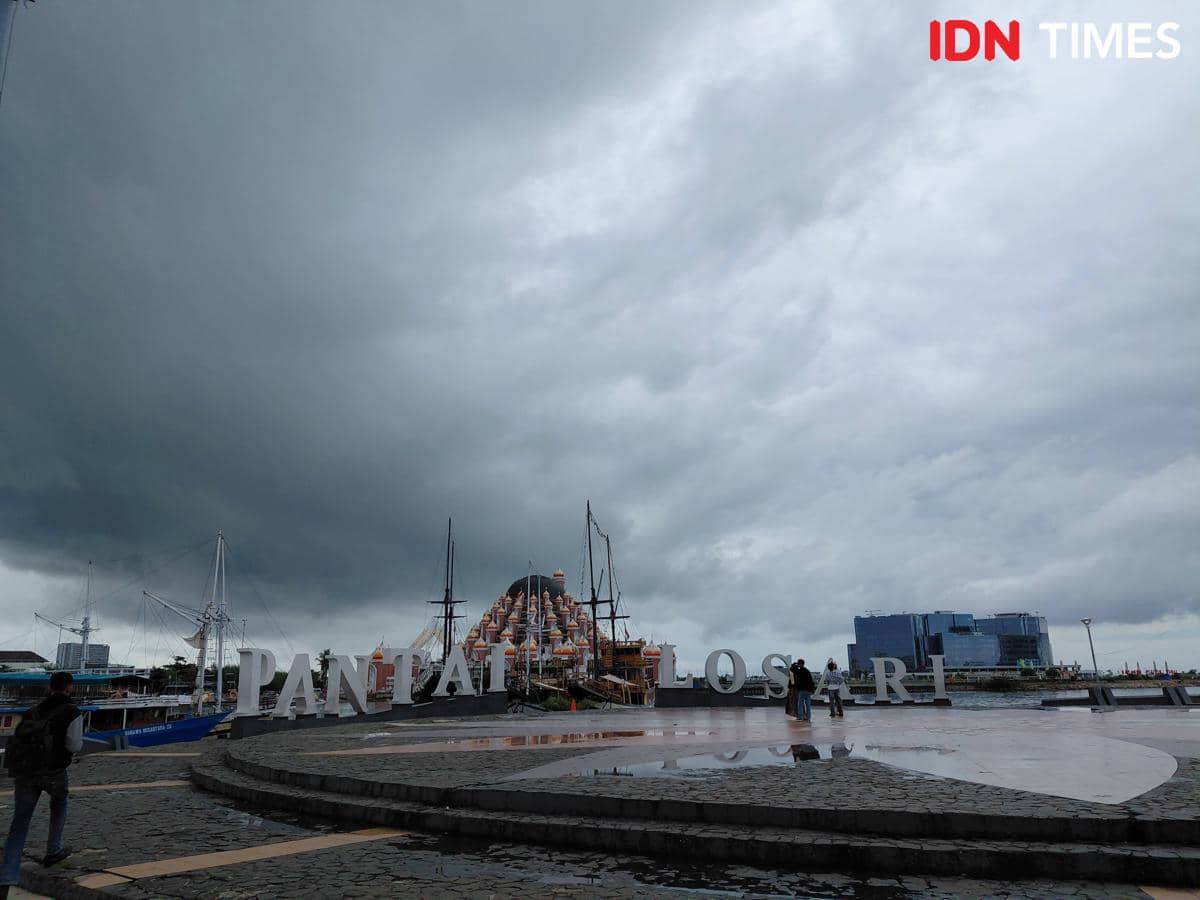 Anjungan Pantai Losari di Kota Makassar. (IDN Times/Aan Pranata)