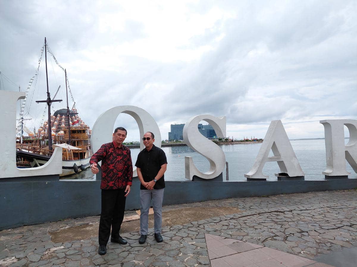 Poltekpar Makassar bersama Pemkot Makassar meninjau lokasi destinasi wisata Pantai Losari jelang momen libur natal dan tahun baru. (IDN Times/Aan Pranata)