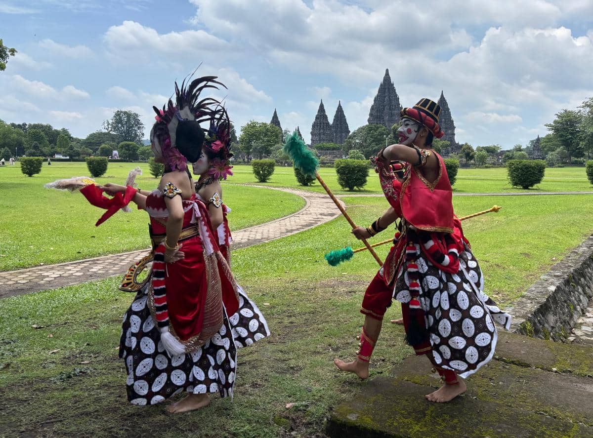 Suasana di Candi Prambanan, Senin (22/12/2025). (IDN Times/Herlambang Jati Kusumo)