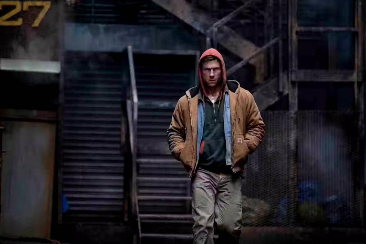 cuplikan adegan dalam film The Running Man (2025)