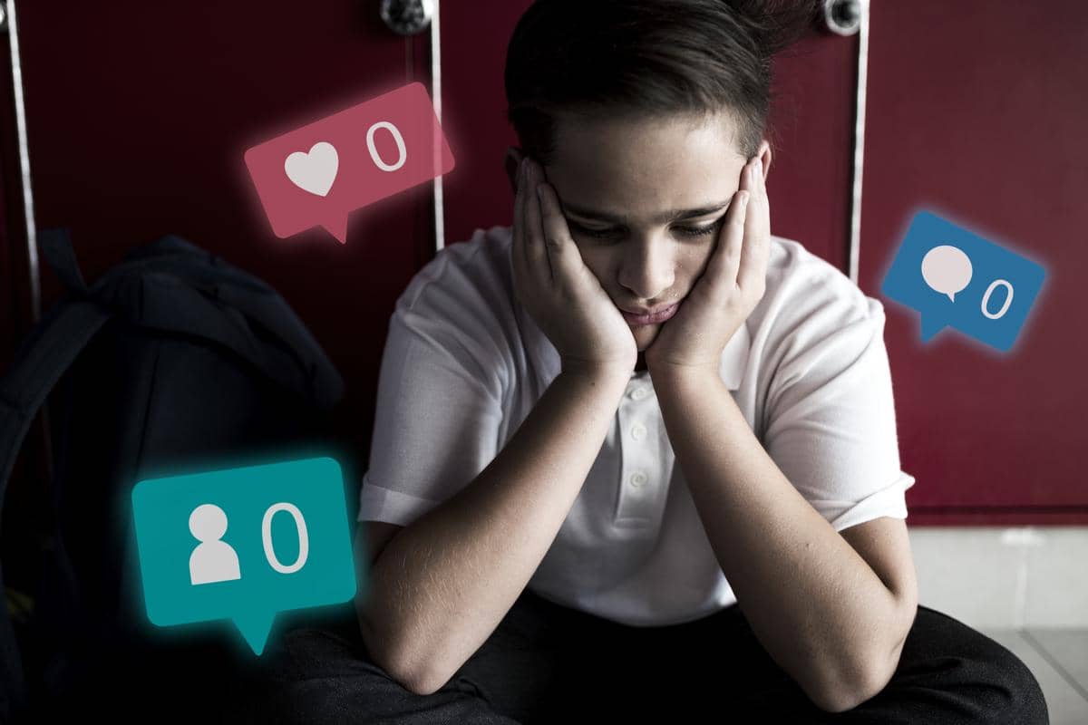 Seorang remaja mengalami tekanan dari media sosial.