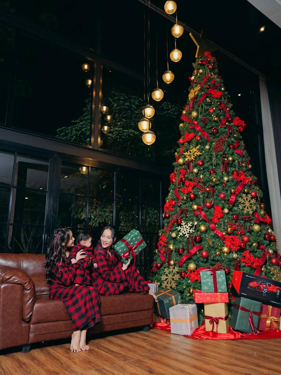 Pemotretan Natal Erika Carlina, Rachel Vennya dan Fuji (instagram.com/eri.carl)