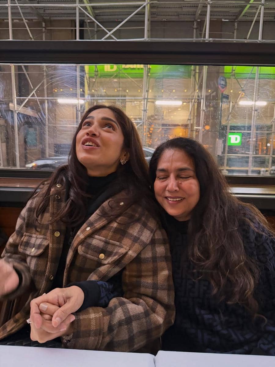 Bhumi Pednekar dan mama