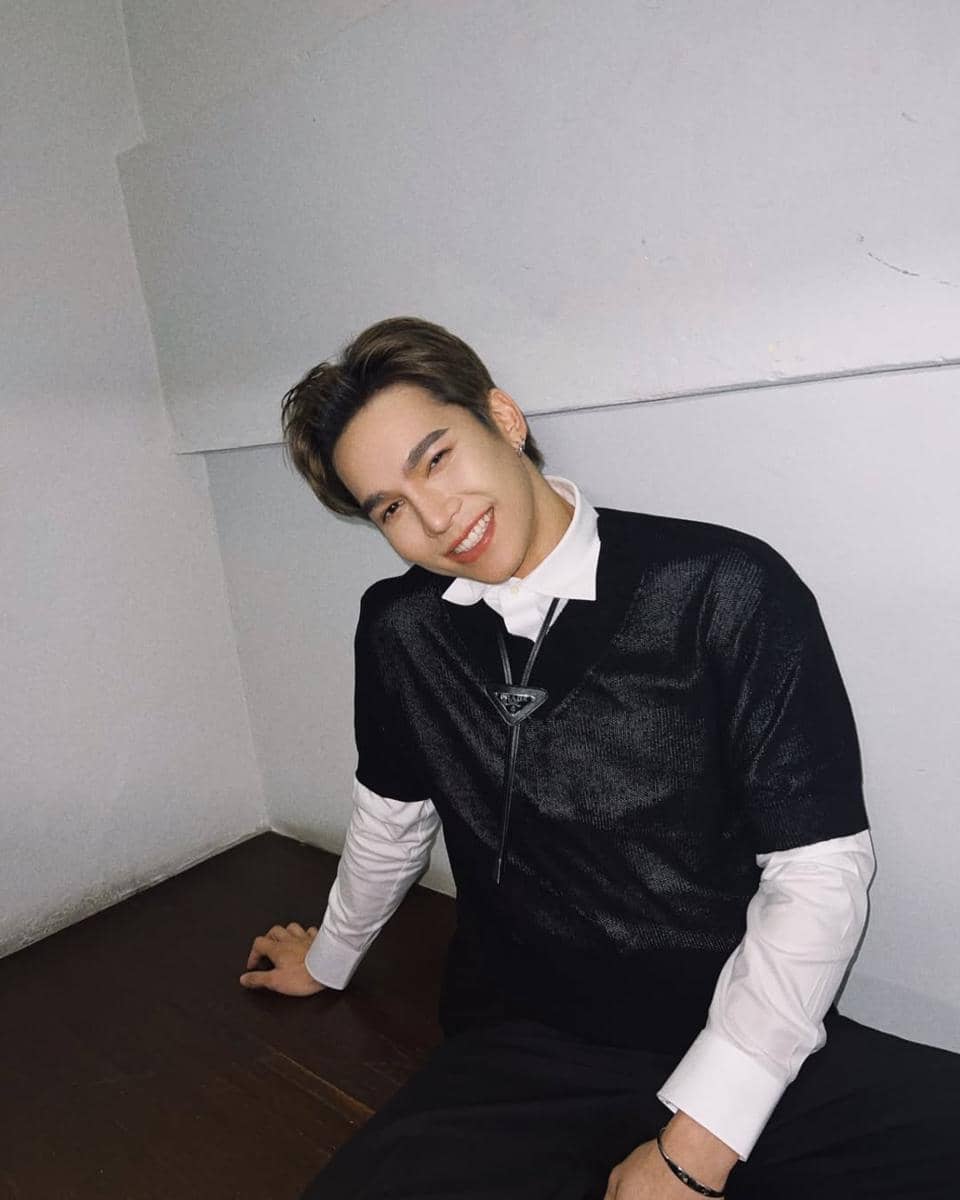 OOTD Natal Elegan ala Max Kornthas