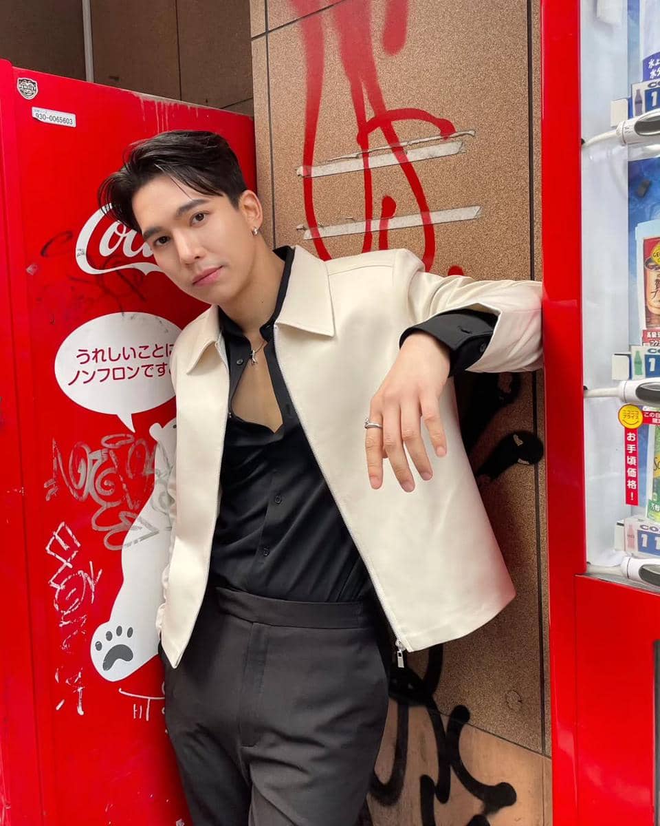 OOTD Natal Elegan ala Max Kornthas