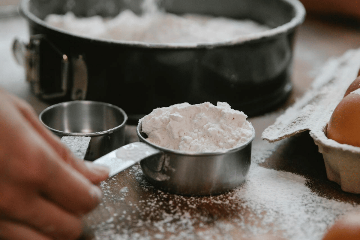 ilustrasi membuat roti isi mochi