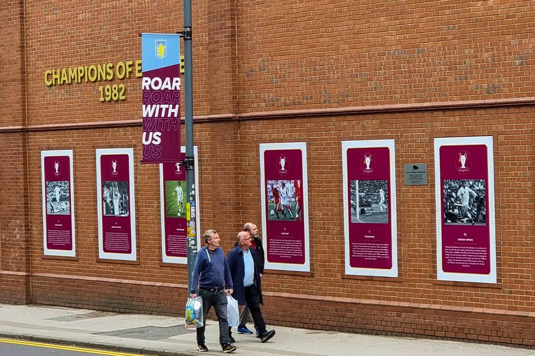 ilustrasi halaman stadion Aston Villa, Villa Park