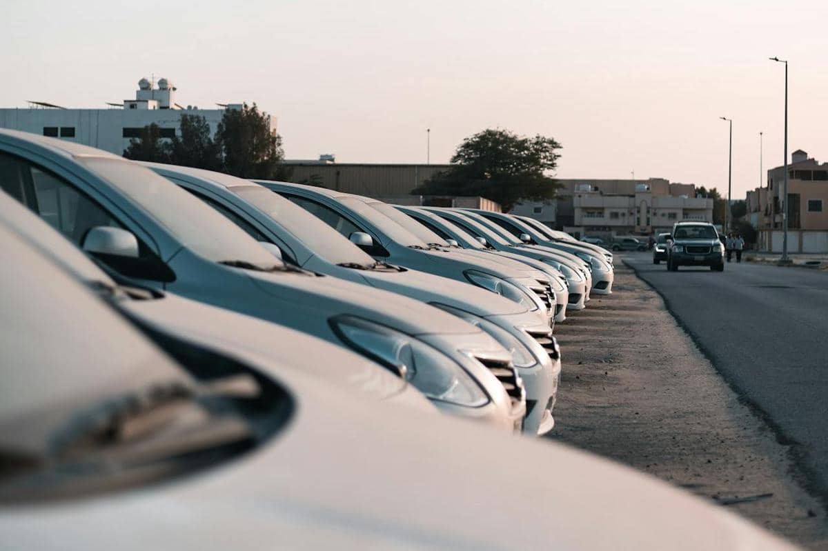 ilustrasi berapa bunga kredit mobil bekas di Indonesia?