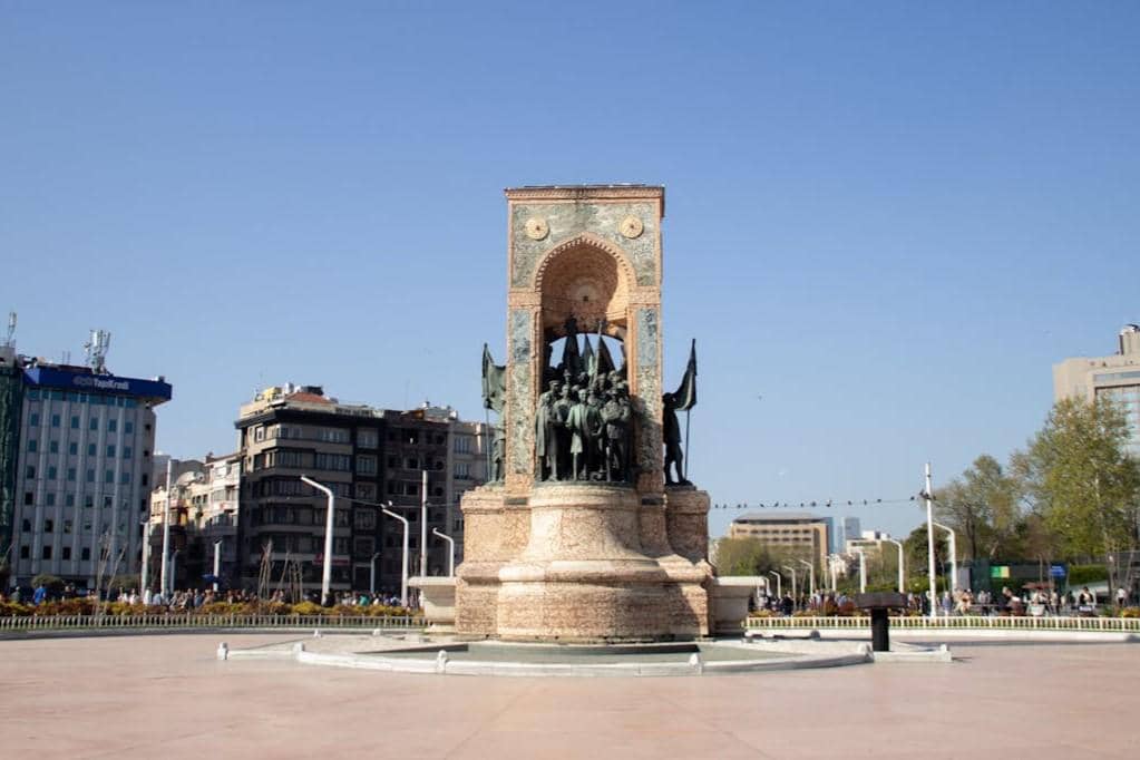 Monumen Republik di Taksim Square
