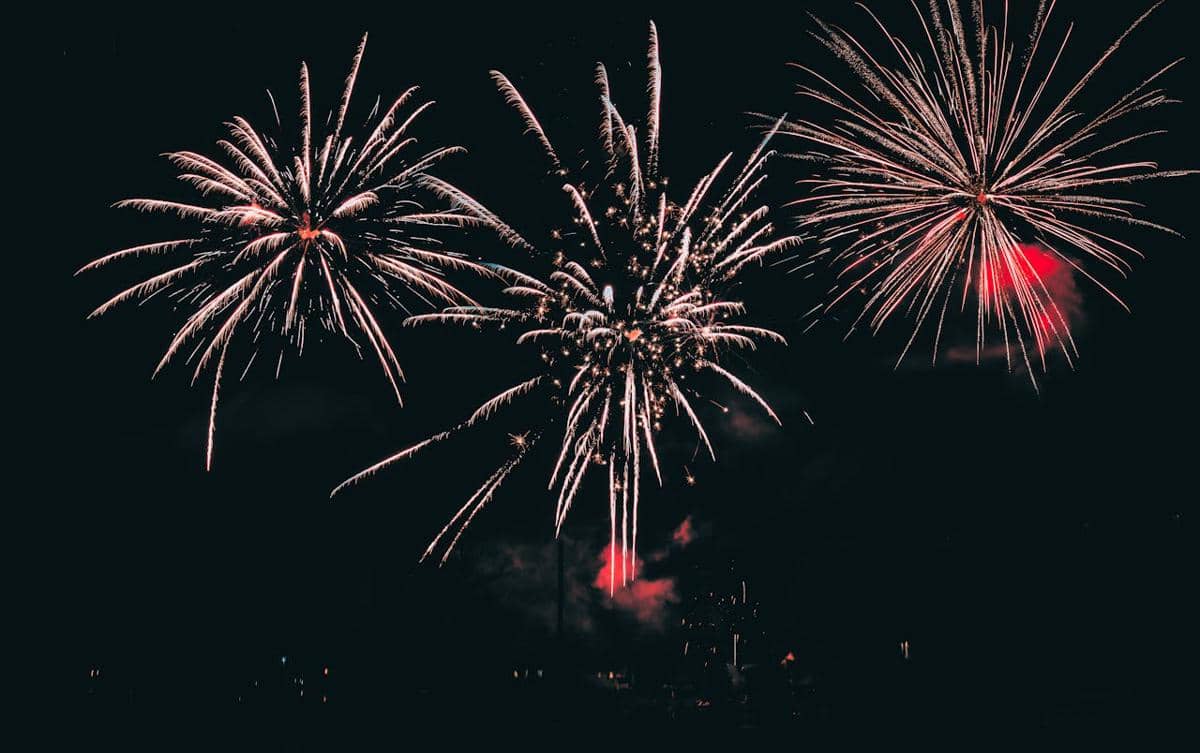 perayaan tahun baru dengan petasan