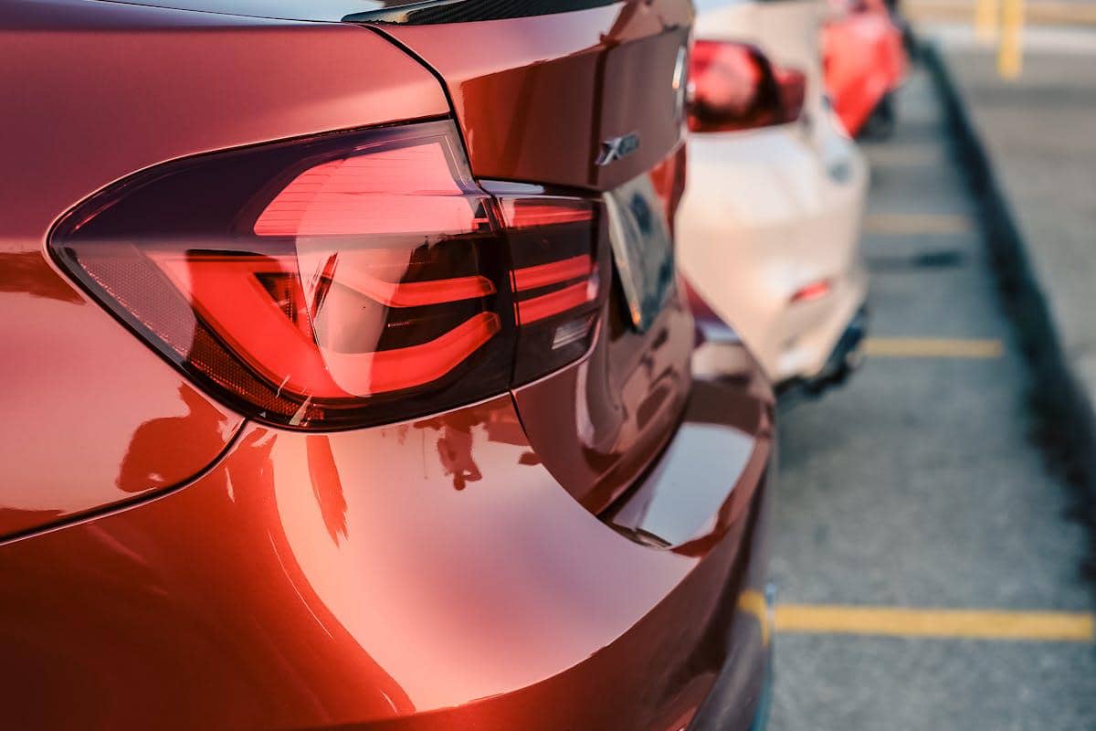 ilustrasi berapa bunga kredit mobil bekas di Indonesia?