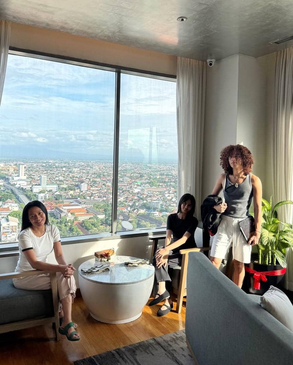 Dewi Lestari dan buah hati liburan ke Solo dan Tawangmangu.