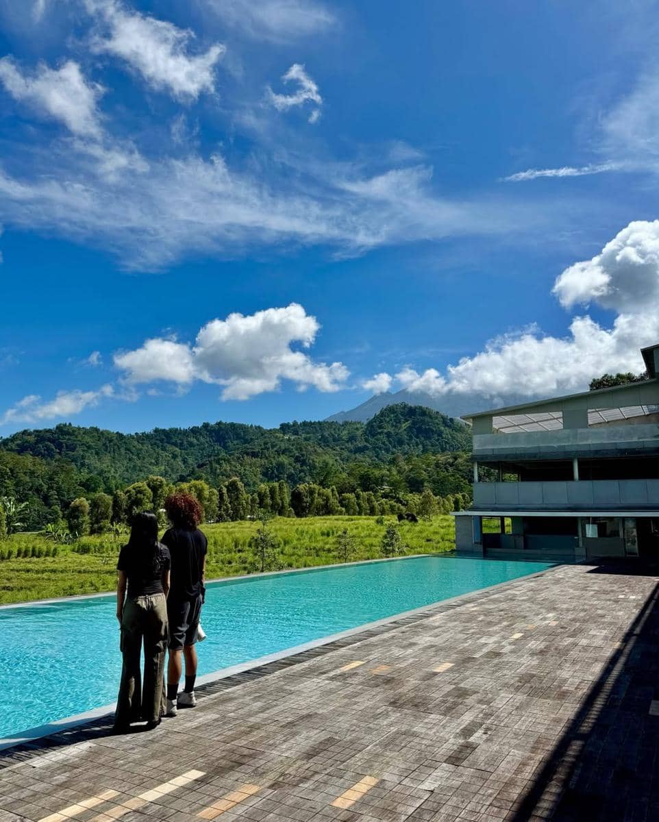 Dewi Lestari dan buah hati liburan ke Solo dan Tawangmangu.