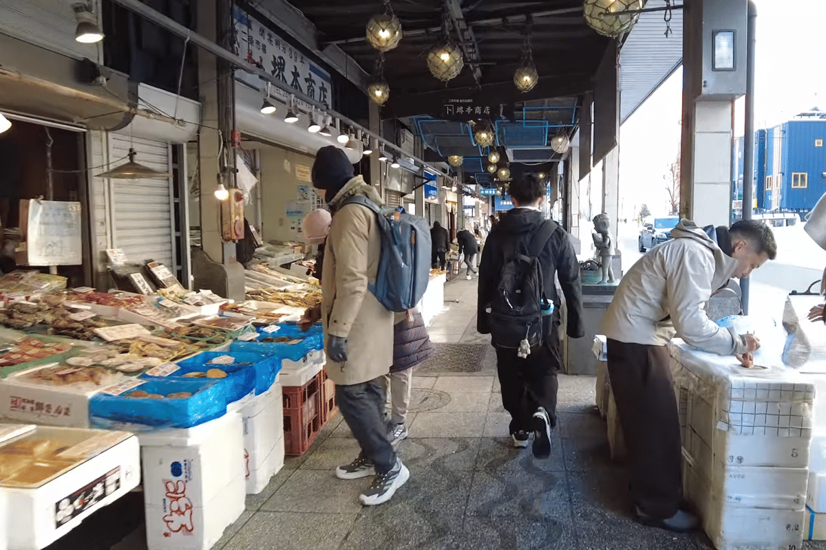 ilustrasi Nijo Market di Sapporo saat musim dingin