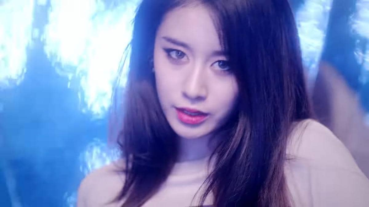 cuplikan MV "Sugar Free"