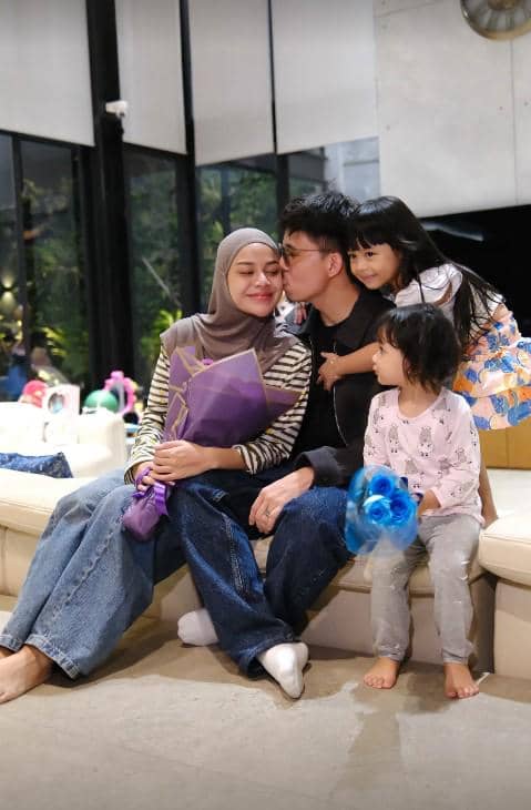 Artis Dapat Kado di Hari Ibu (instagram.com/attahalilintar)