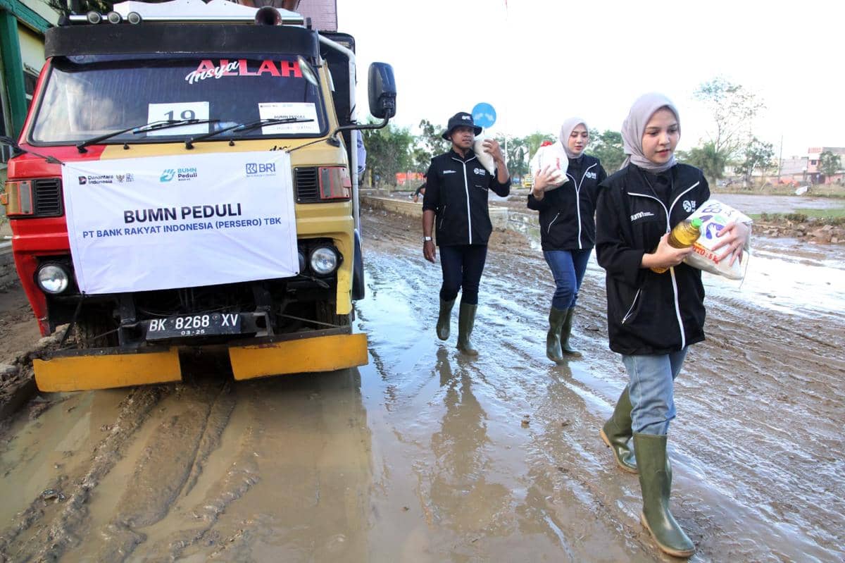 BRI menurunkan relawannya ke lokasi bencana Aceh Tamiang (dok.BRI Medan)
