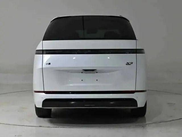 Desain Xpeng X9 terbaru