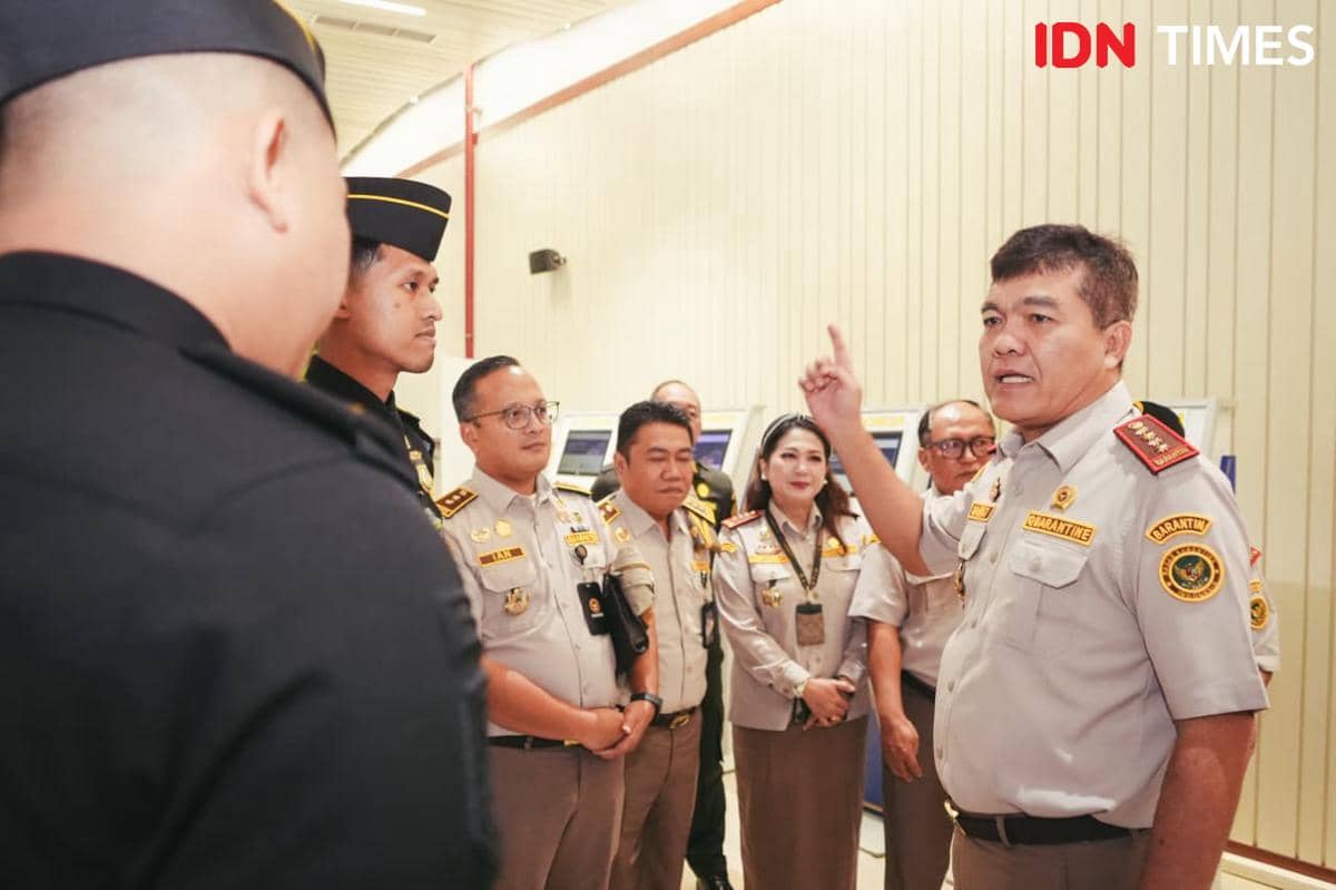 Kepala Barantin, Sahat M. Panggabean di Bandara Soetta