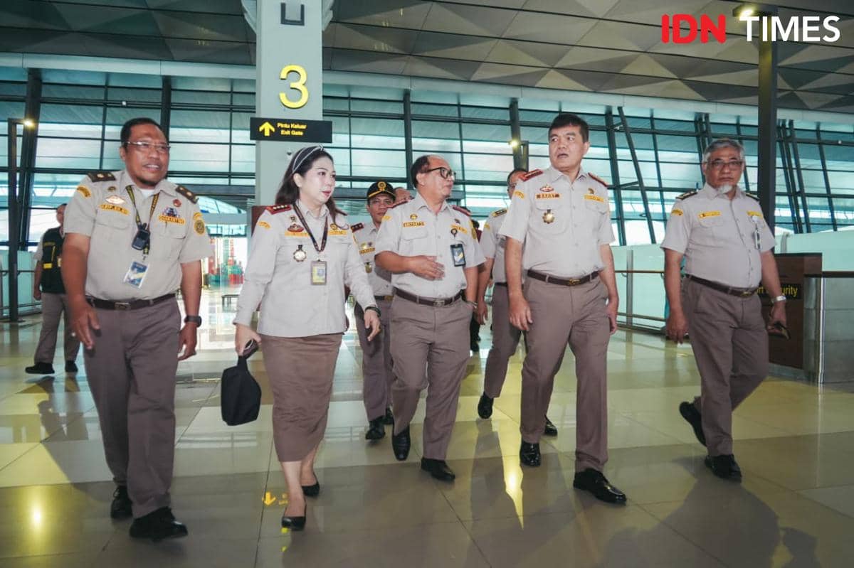 Kepala Barantin, Sahat M. Panggabean di Bandara Soetta