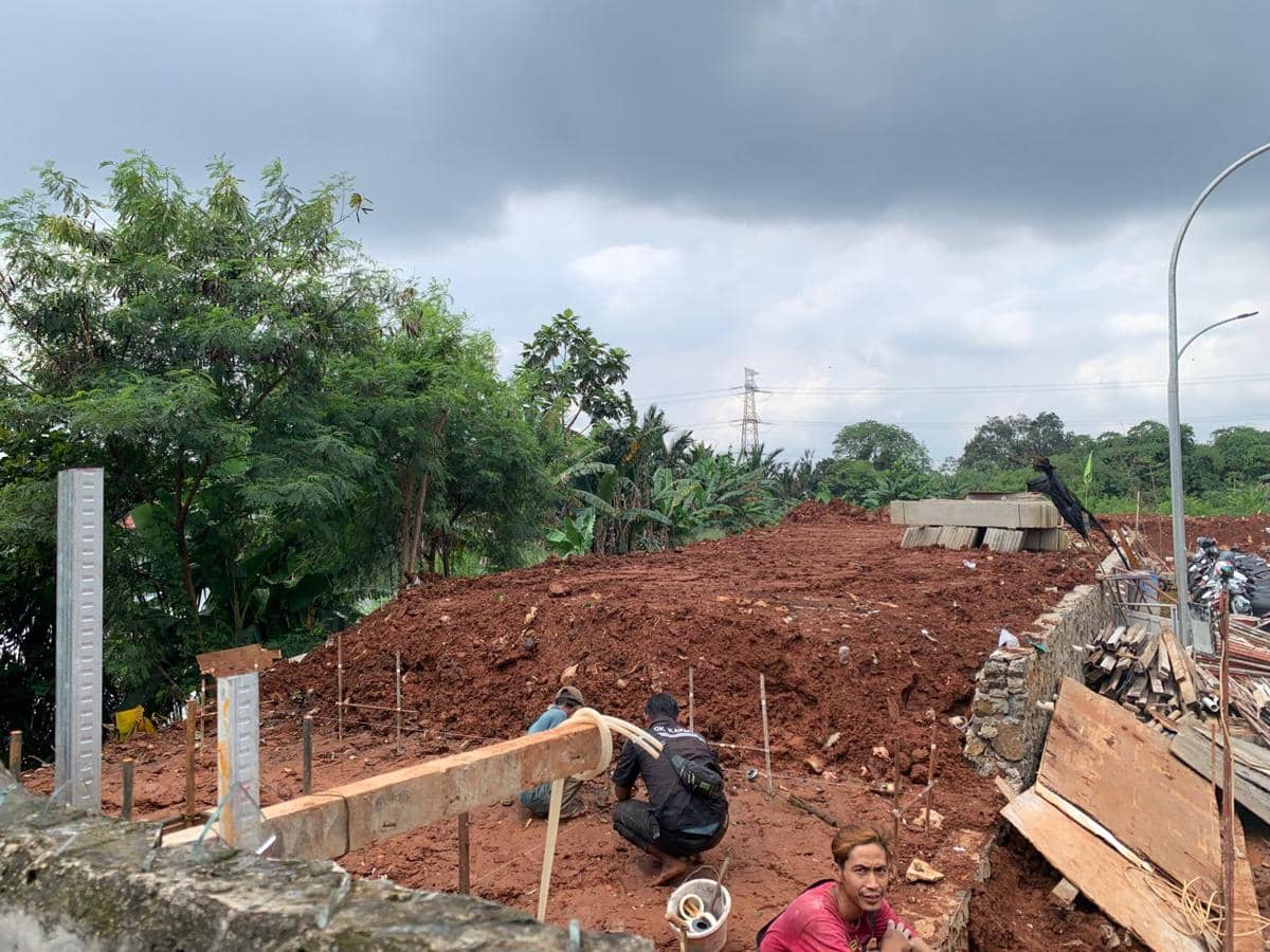 Diduga Serobot Sempadan Situ, Proyek di Pamulang Dikeluhkan Aktivis (IDN Times/Muhamad Iqbal)