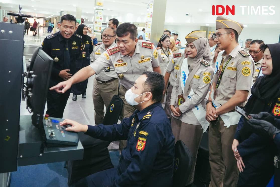 Kepala Barantin, Sahat M. Panggabean di Bandara Soetta