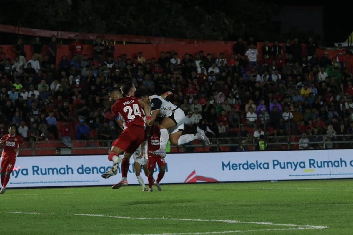 Laga Semen Padang lawan Persija di Super League 2025/26
