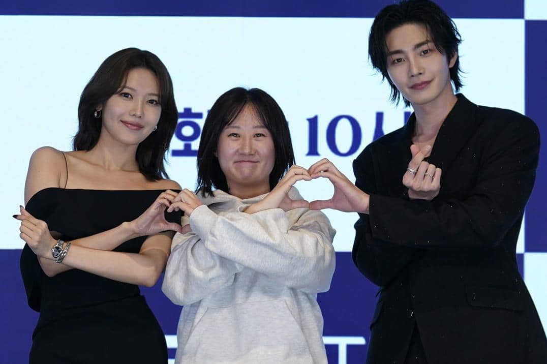 Choi Soo Young, Sutradara Lee Gwang Young, dan Kim Jae Young saat konferensi pers (dari kiri ke kanan)