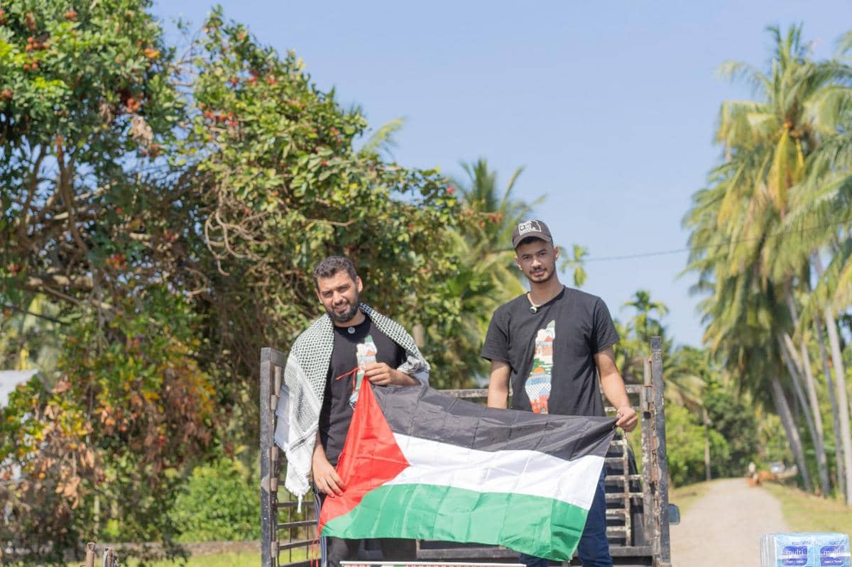 Raed Arada, alumnus Universitas Lampung (Unila), terjun langsung menjadi penggerak bantuan bagi korban banjir di sejumlah wilayah Sumatra pada 3–7 Desember 2025