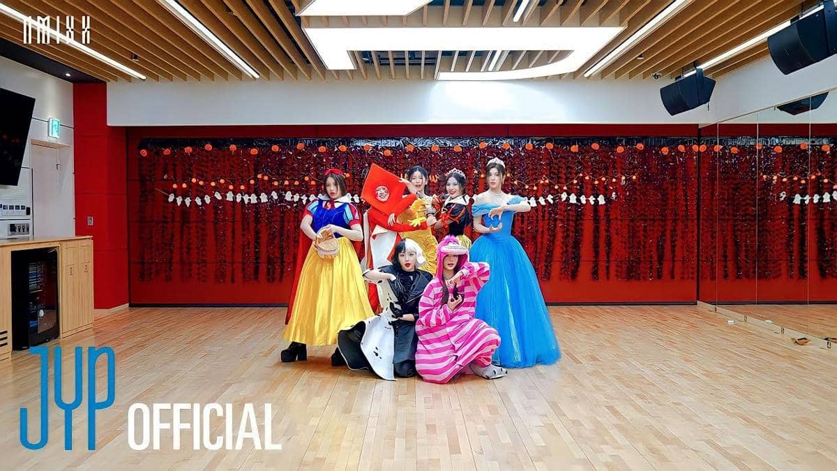 thumbnail konten dance practice "DICE" milik NMIXX yang tayang di kanal resmi sebelum akhirnya dihapus