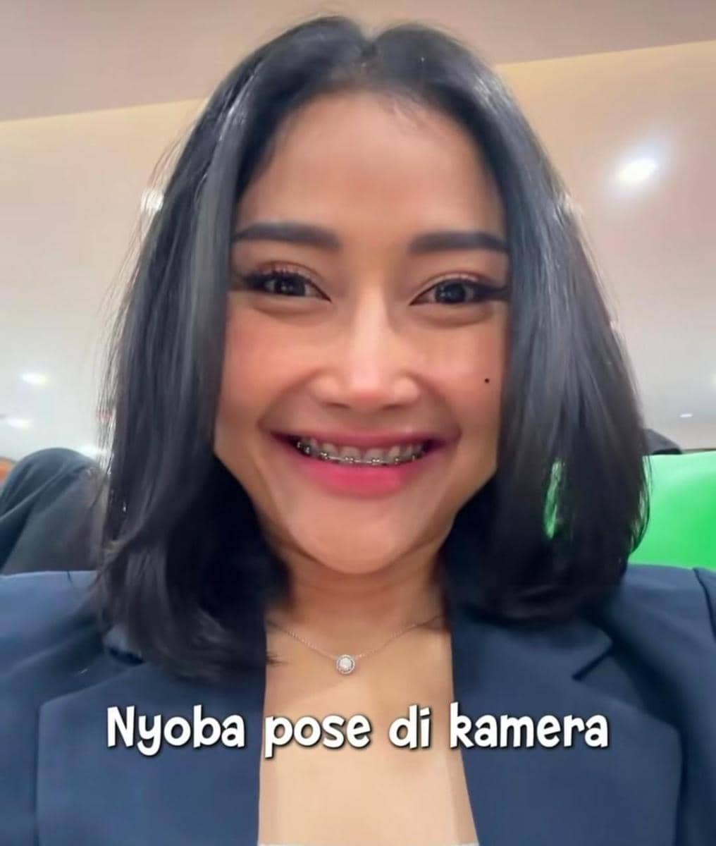 Riyuka Bunga bikin KTP baru