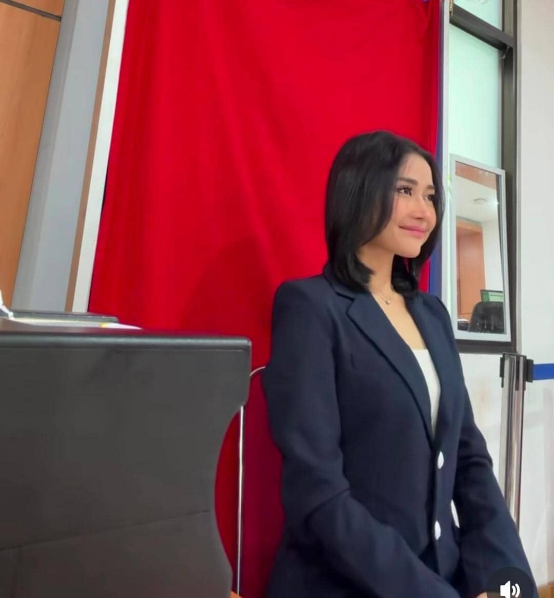 Riyuka Bunga bikin KTP baru