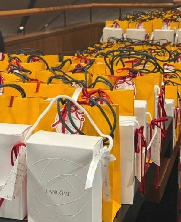 potret suvenir pernikahan Kim Woo Bin dan Shin Min Ah