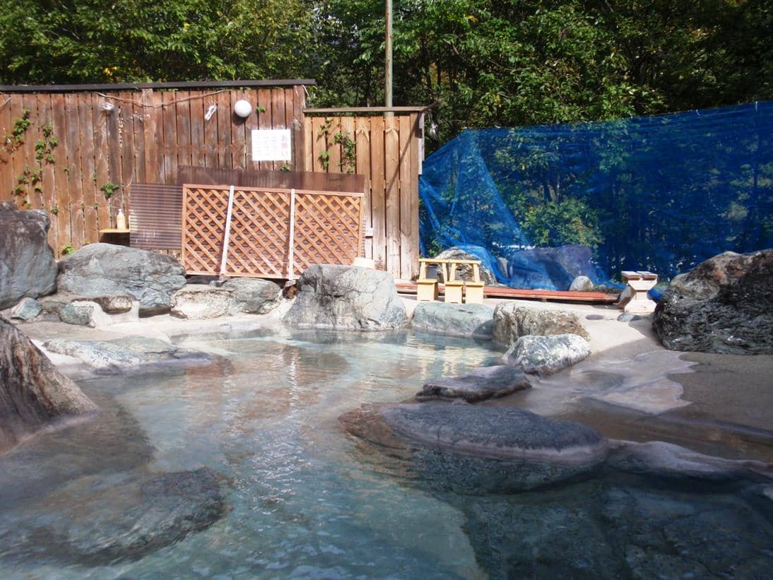 ilustrasi onsen di Hakuba