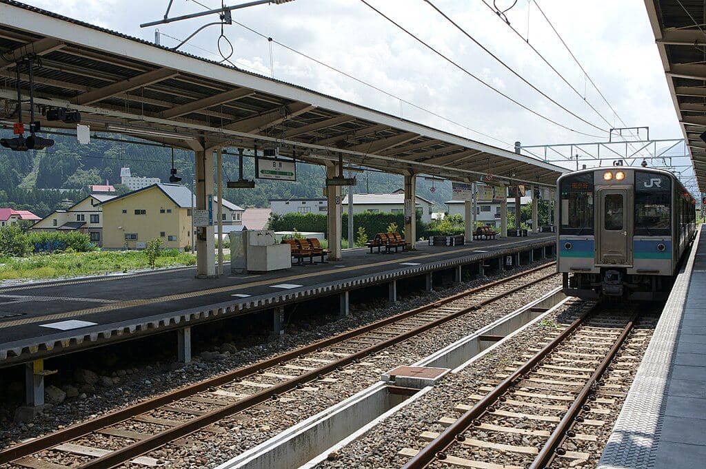 ilustrasi stasiun di Hakuba