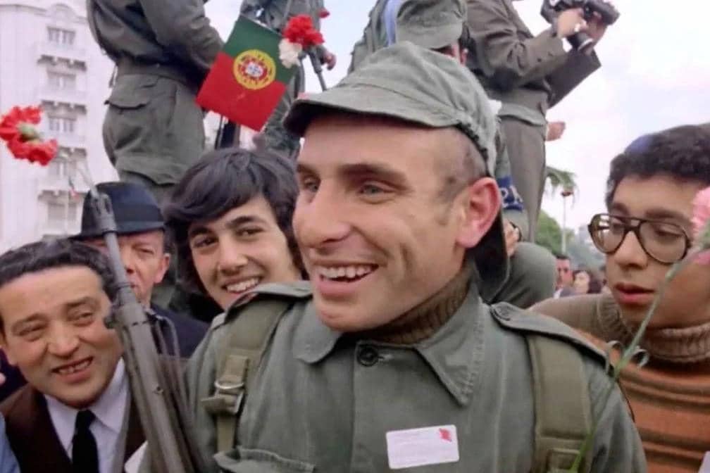 The Guns and the People